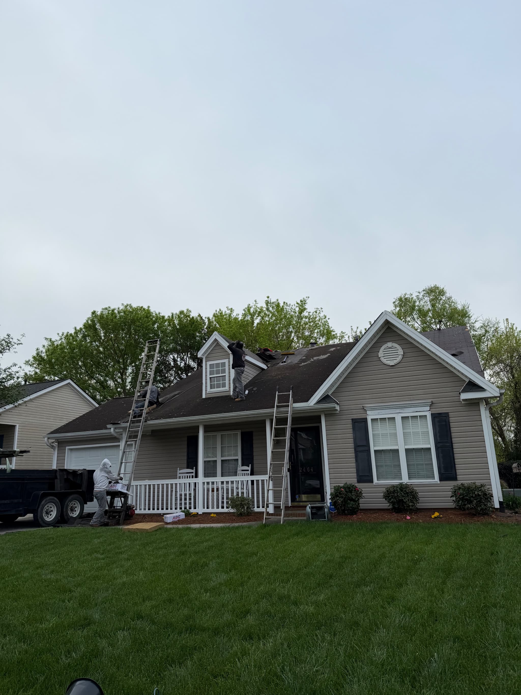 Full Roof Replacement Somerset Place in Winston-Salem, NC — 22 squares